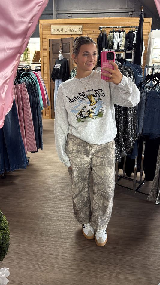 Rest in the Lord Crewneck