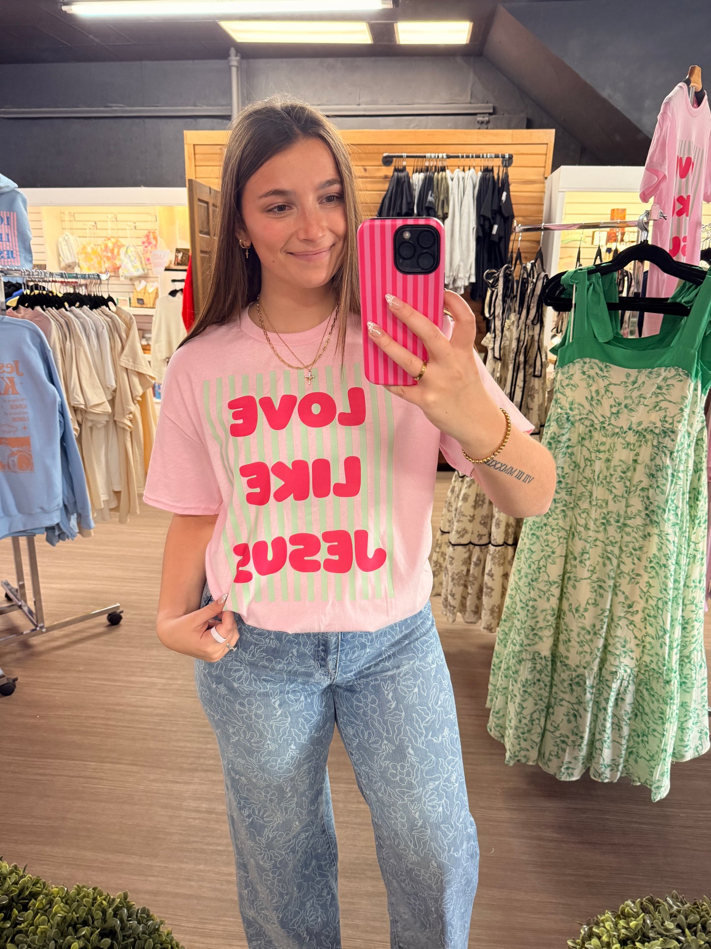 Love like Jesus Tee