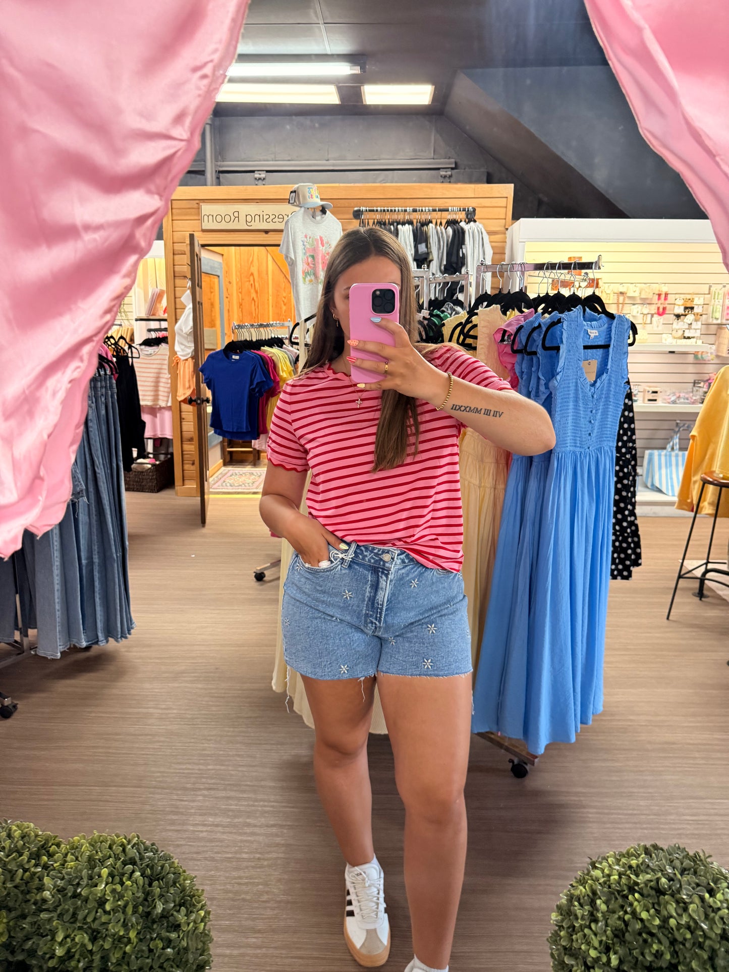 Scalloped Trim Top